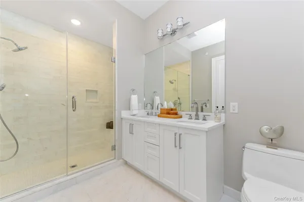 $10,800 | 601 Grist Mill Circle, Unit 601, Roslyn, NY 11576