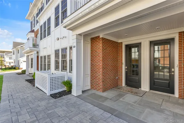 $10,800 | 601 Grist Mill Circle, Unit 601, Roslyn, NY 11576