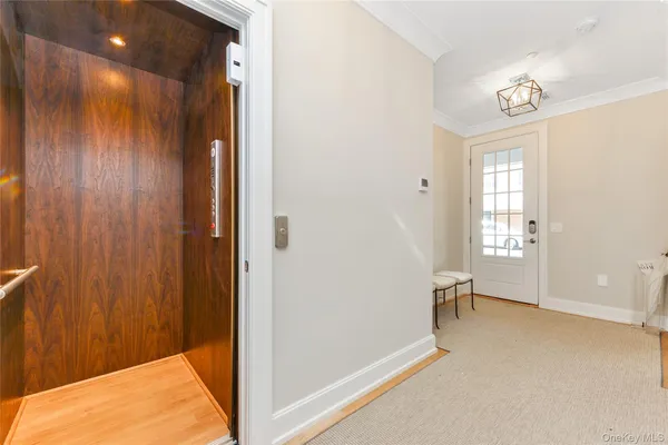 $10,800 | 601 Grist Mill Circle, Unit 601, Roslyn, NY 11576