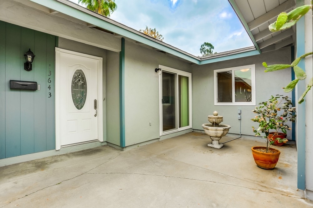 13643 Tobiasson Road Poway, CA 92064 - Photo 2 of 25