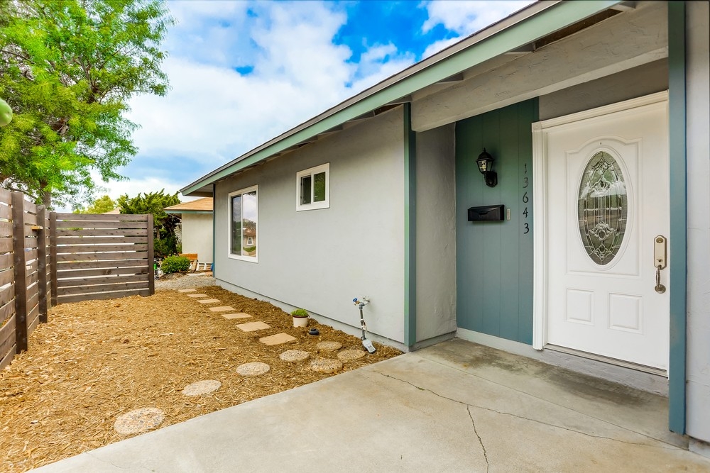 13643 Tobiasson Road Poway, CA 92064 - Photo 3 of 25