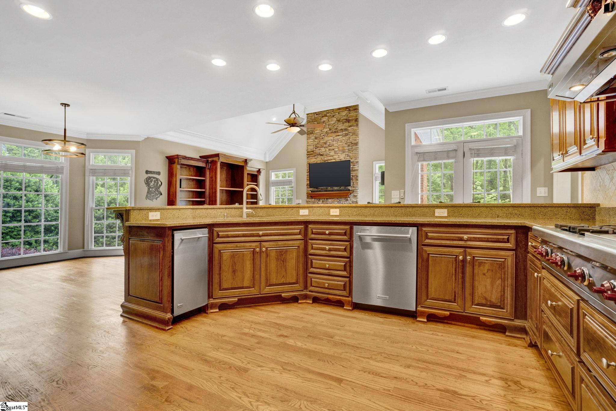 881 Inverness Circle Spartanburg, SC 29306 - Photo 9 of 36