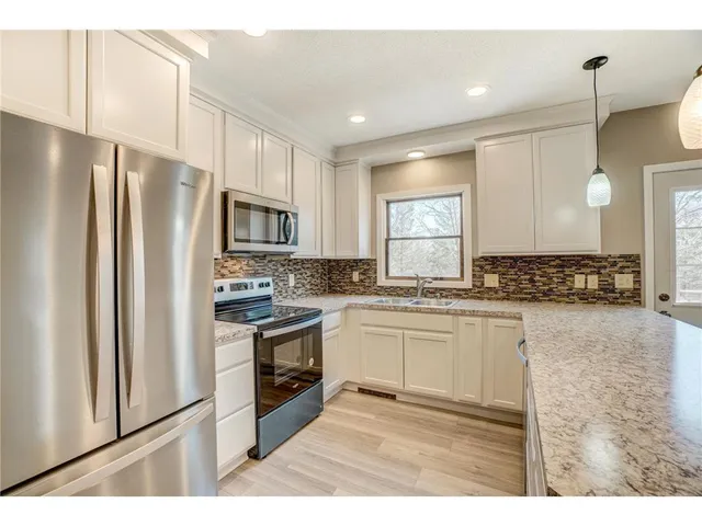 $2,800 | 442 Baer Drive, Hudson, WI 54016