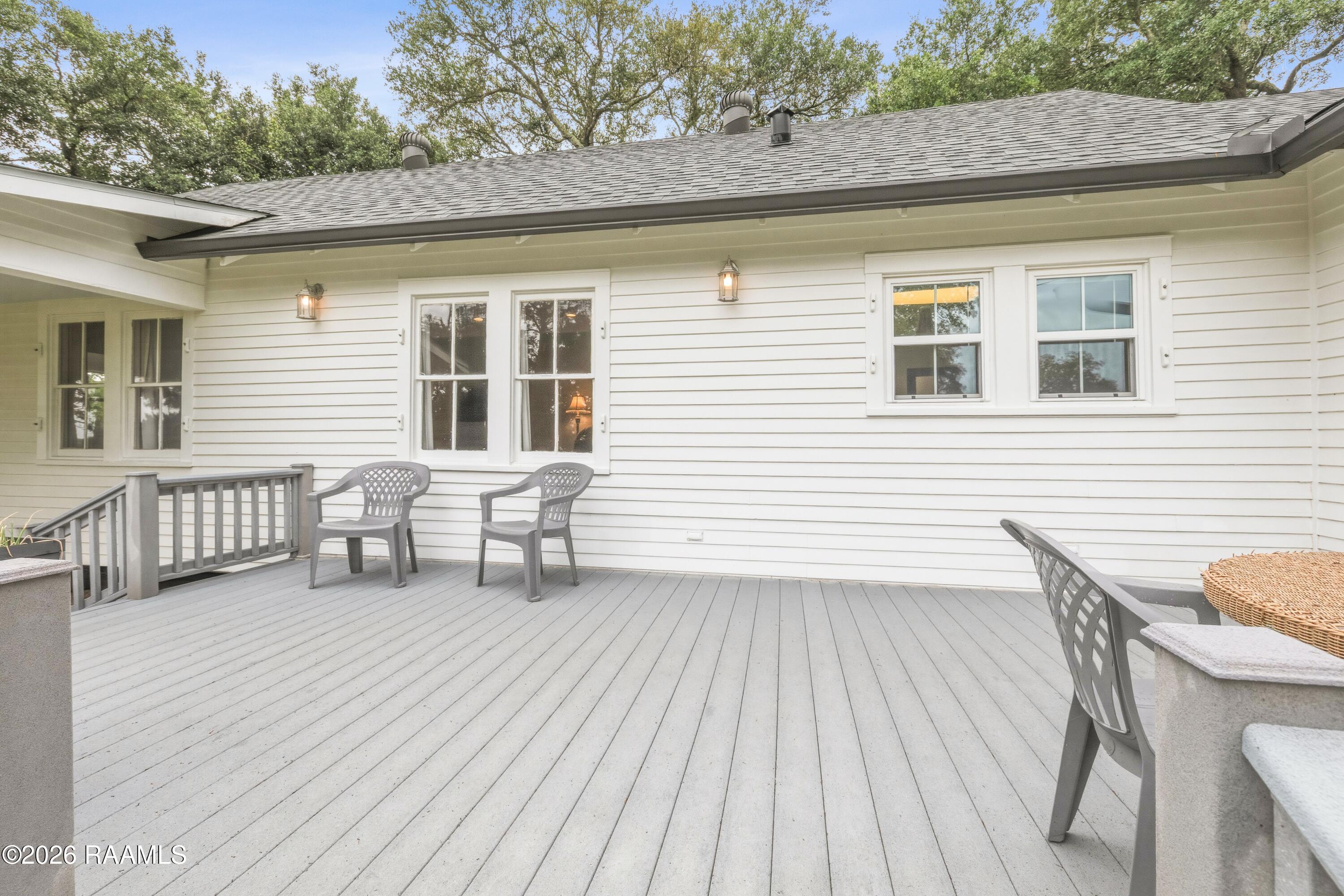 8512 Jefferson Island Road New Iberia, LA 70560 - Photo 24 of 37 8512JeffersonIsland-16