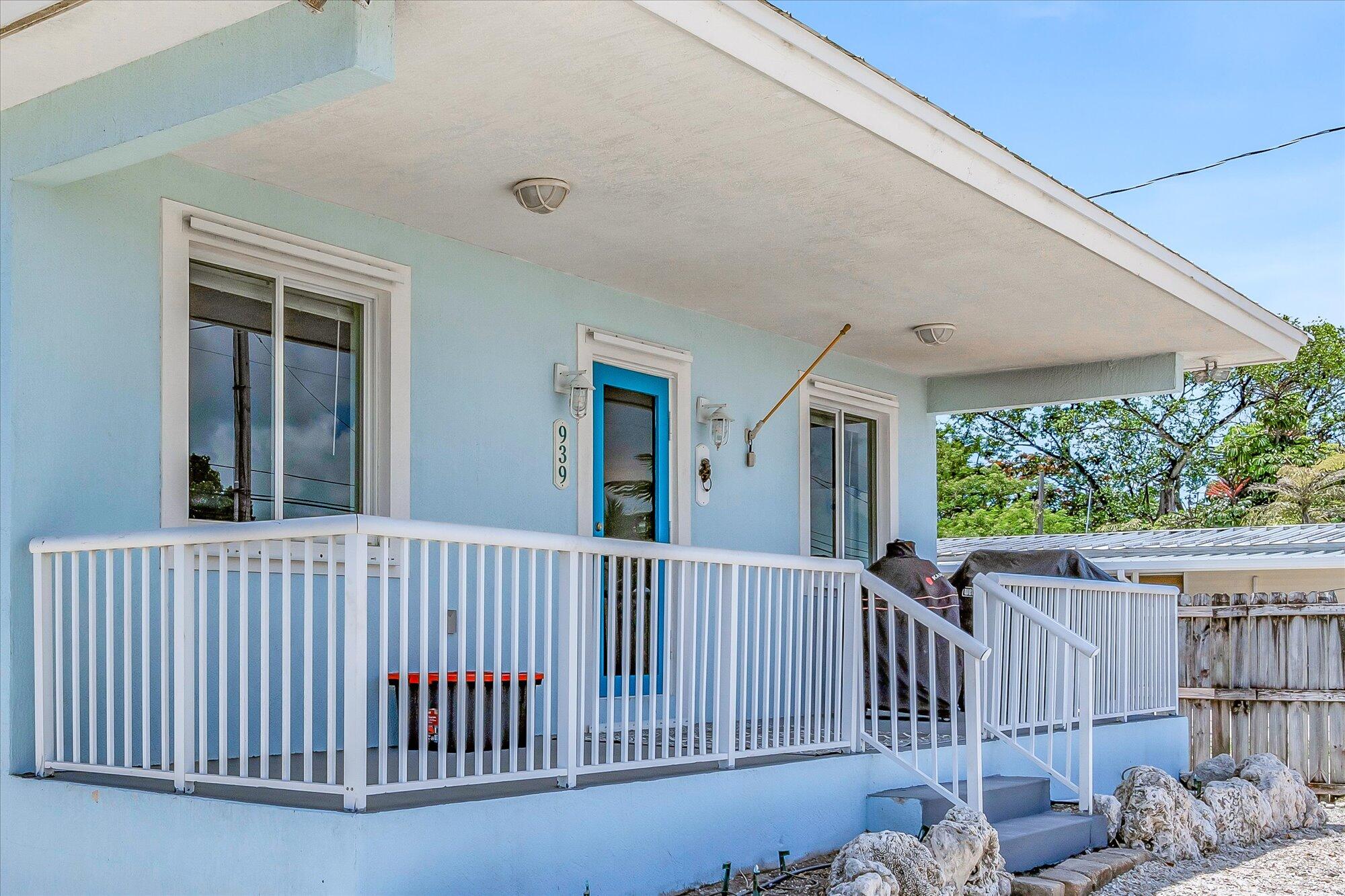 939 Plantation Road Key Largo, FL 33037 - Photo 2 of 38 a view of a balcony
