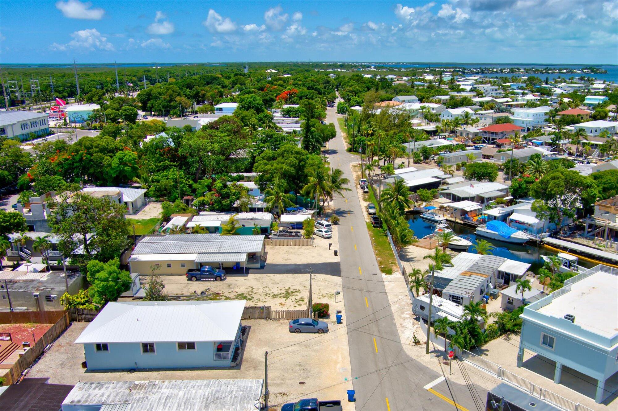 939 Plantation Road Key Largo, FL 33037 - Photo 37 of 38 an aerial view of a city