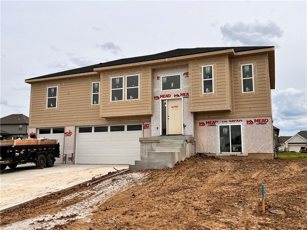 806 West Shawhan Parkway Lone Jack, MO 64086 - Photo 1 of 37