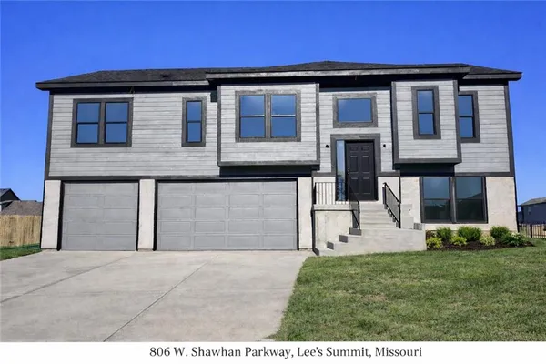 $399,900 | 806 West Shawhan Parkway, Lone Jack, MO 64086