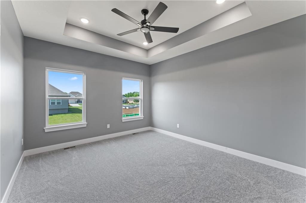 806 West Shawhan Parkway Lone Jack, MO 64086 - Photo 19 of 37