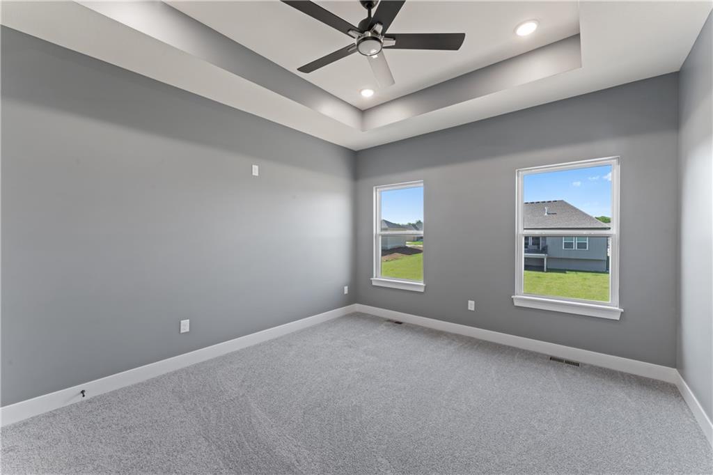 806 West Shawhan Parkway Lone Jack, MO 64086 - Photo 20 of 37