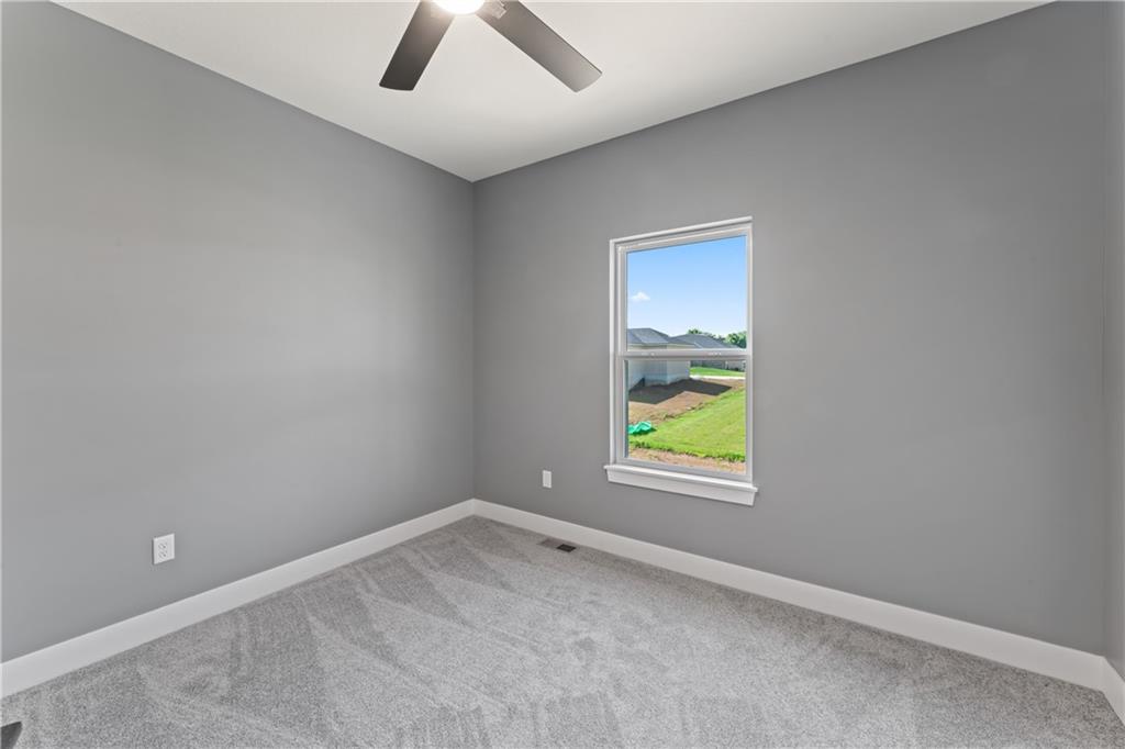 806 West Shawhan Parkway Lone Jack, MO 64086 - Photo 26 of 37