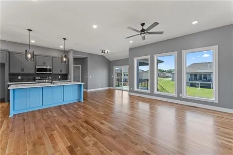 $393,900 | 806 West Shawhan Parkway, Lone Jack, MO 64086