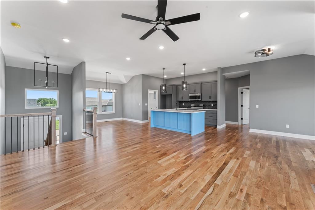 806 West Shawhan Parkway Lone Jack, MO 64086 - Photo 8 of 37