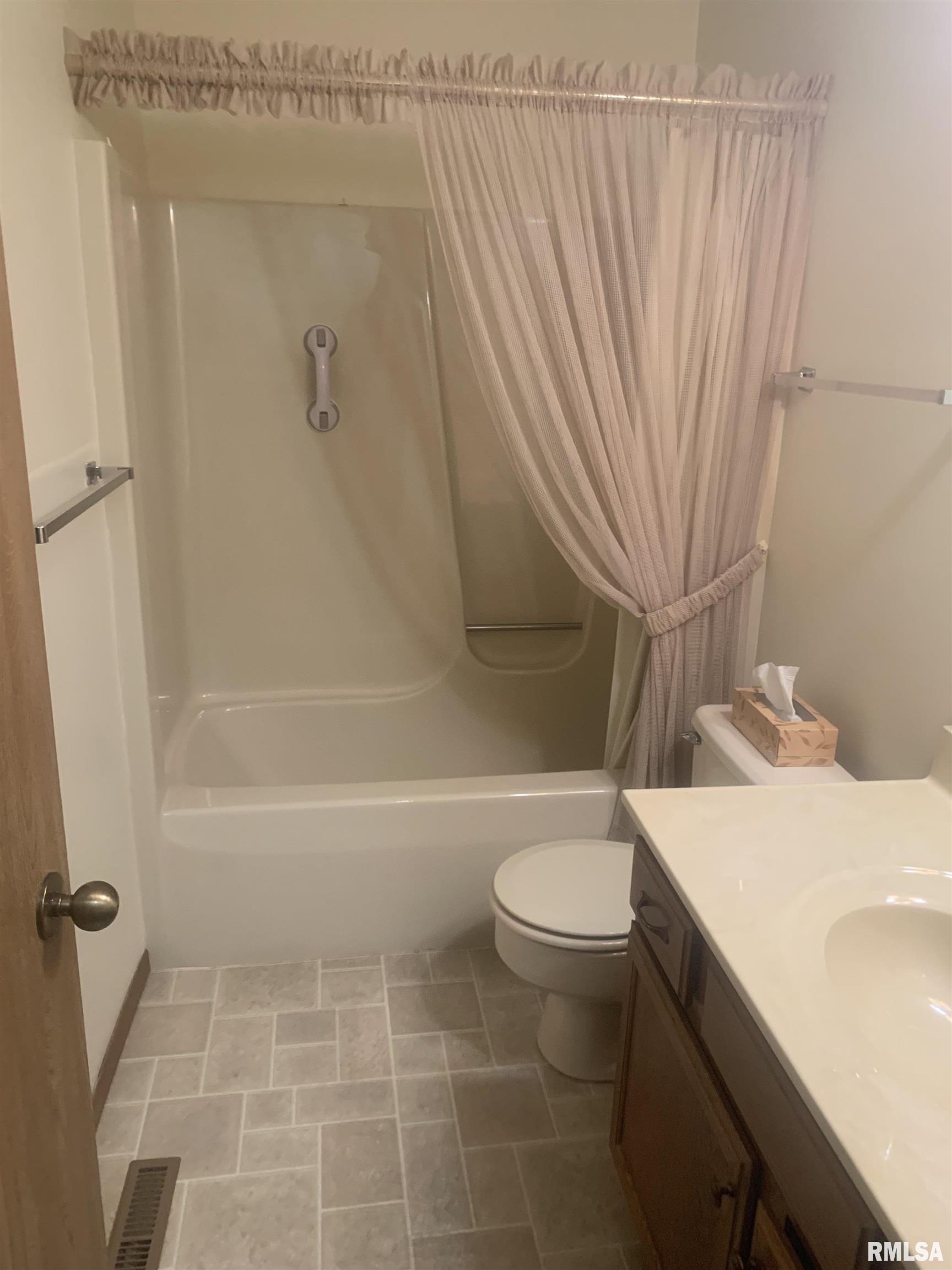 4237 26th Avenue Moline, IL 61265 - Photo 19 of 35