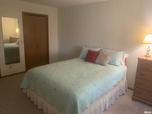 $175,000 | 4237 26th Avenue, Moline, IL 61265