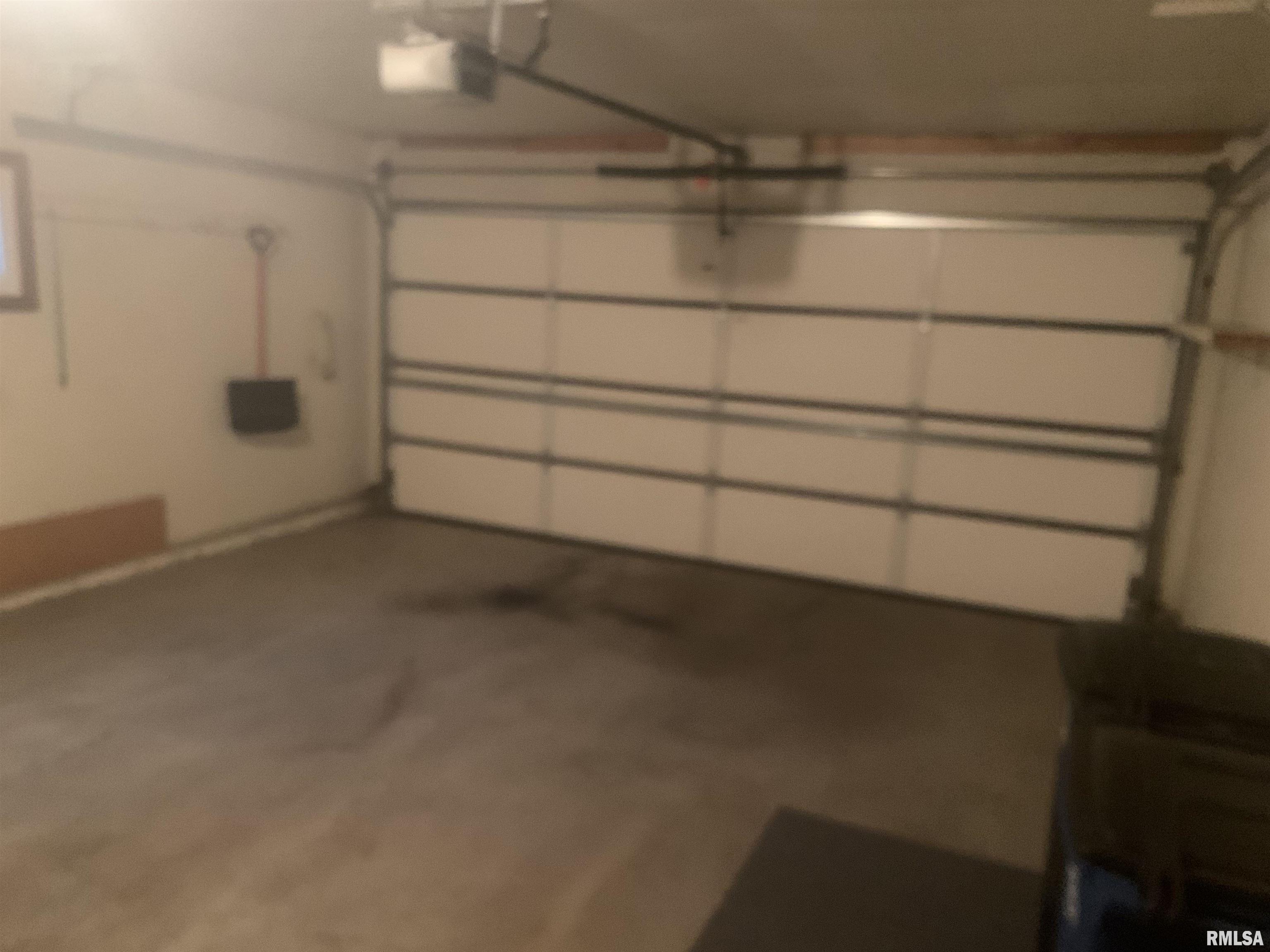 4237 26th Avenue Moline, IL 61265 - Photo 5 of 35