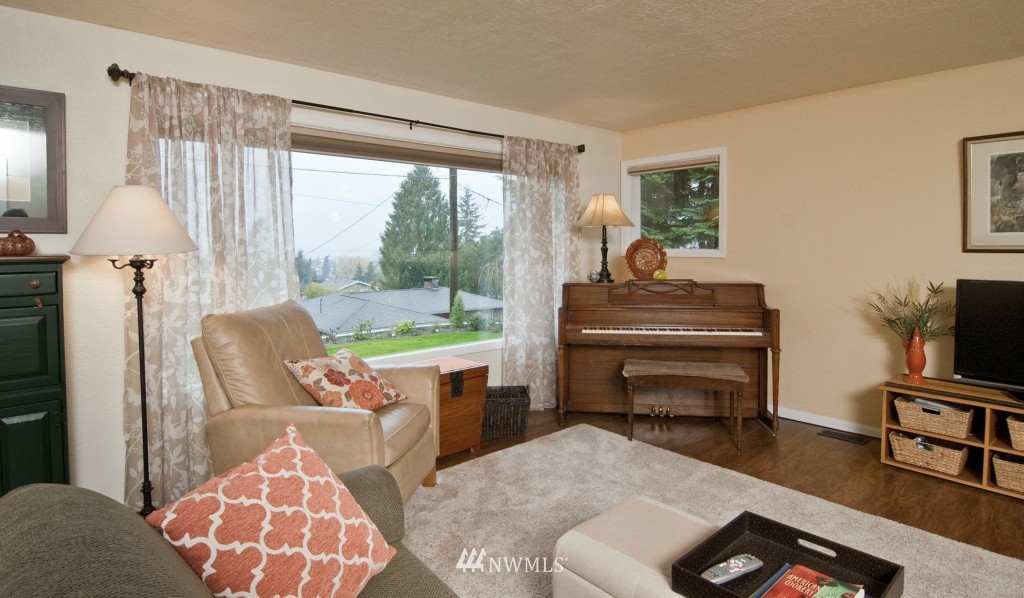 1218 West Racine Street Bellingham, WA 98229 - Photo 4 of 19 Gallery Image 4