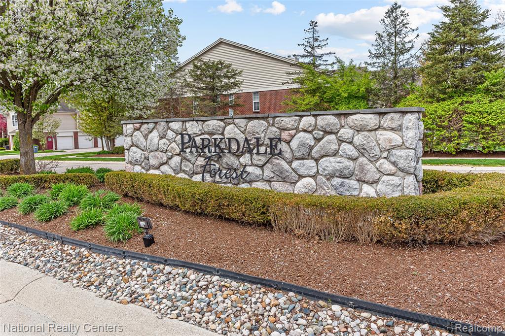 1637 Deepwood Circle Rochester, MI 48307 - Photo 34 of 34