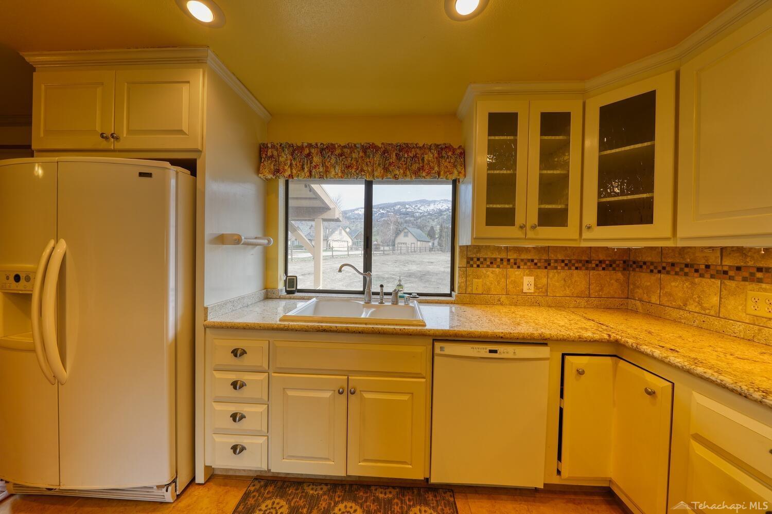 28901 North Lower Valley Road Tehachapi, CA 93561 - Photo 10 of 25 Gallery Image 10