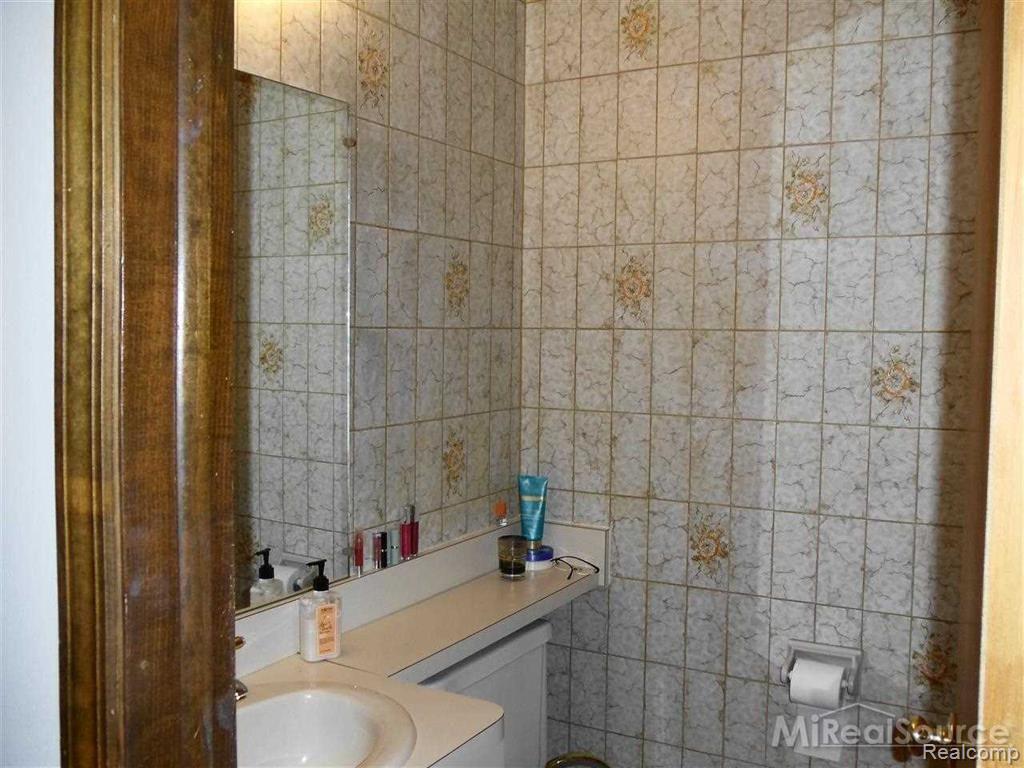 47380 Royal Road Macomb, MI 48044 - Photo 14 of 30 14.jpg