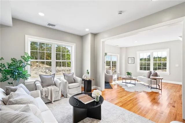 $599,999 | 4 Old County Vlg Way, Unit B, Smithfield, RI 02917
