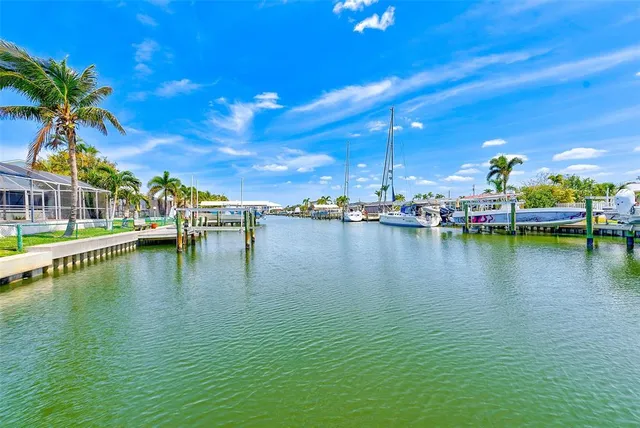 $629,000 | 4908 Commonwealth Road, Palmetto, FL 34221