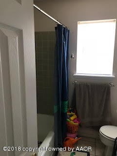 4810 South Austin Street Amarillo, TX 79110 - Photo 8 of 10 Shower