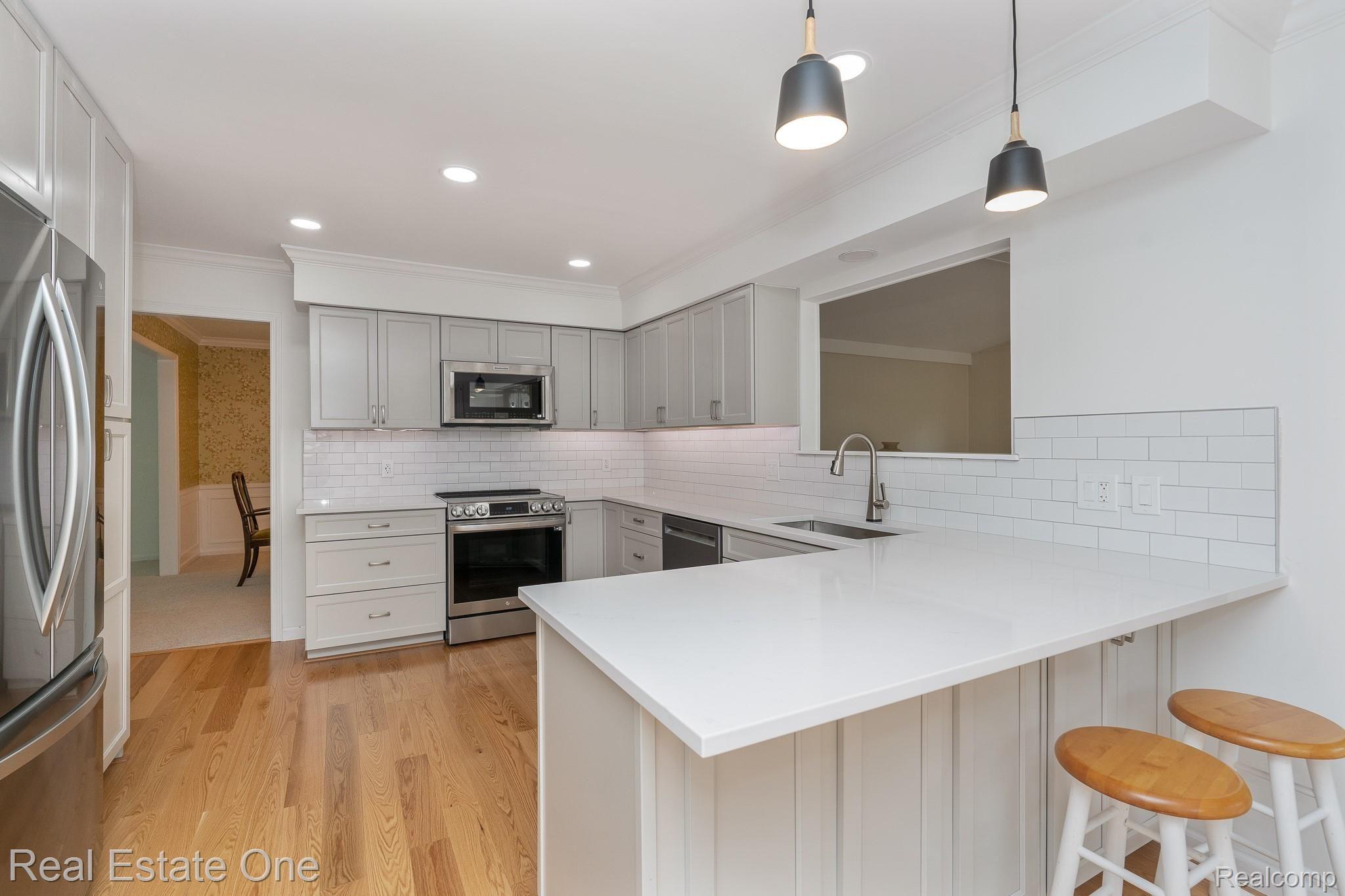 5245 Aintree Road Rochester, MI 48306 - Photo 13 of 42 kitchen