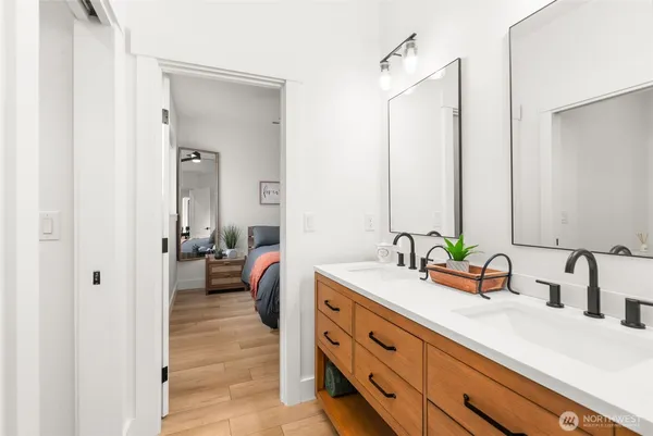 $1,659,000 | 17905 28th Street East, Lake Tapps, WA 98391