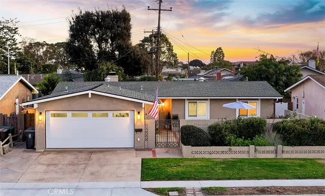 $1,199,999 | 7622 Don Drive, Huntington Beach, CA 92647