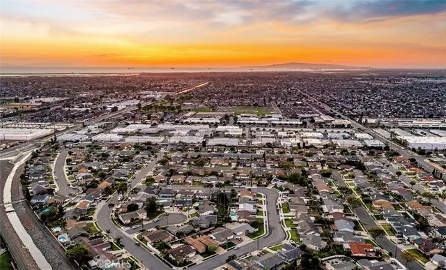 $1,199,999 | 7622 Don Drive, Huntington Beach, CA 92647