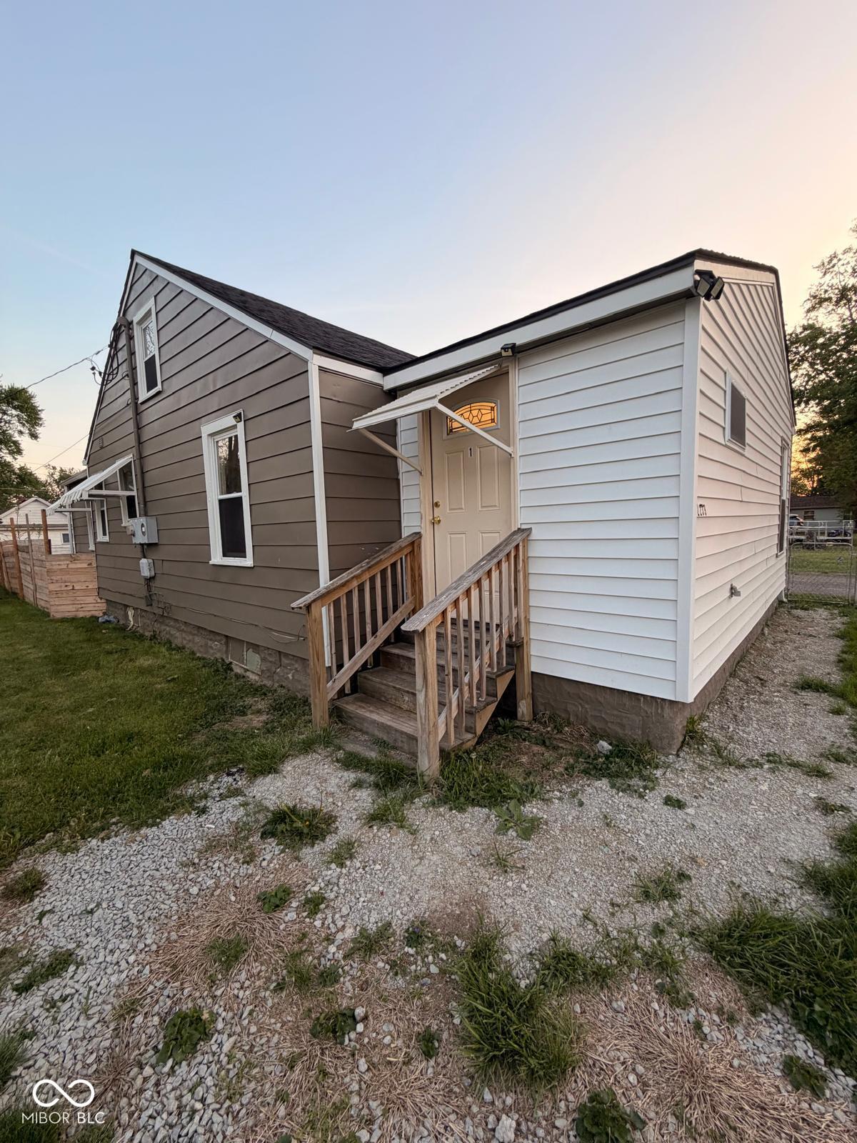 2239 West 28th Street Anderson, IN 46016 - Photo 2 of 16