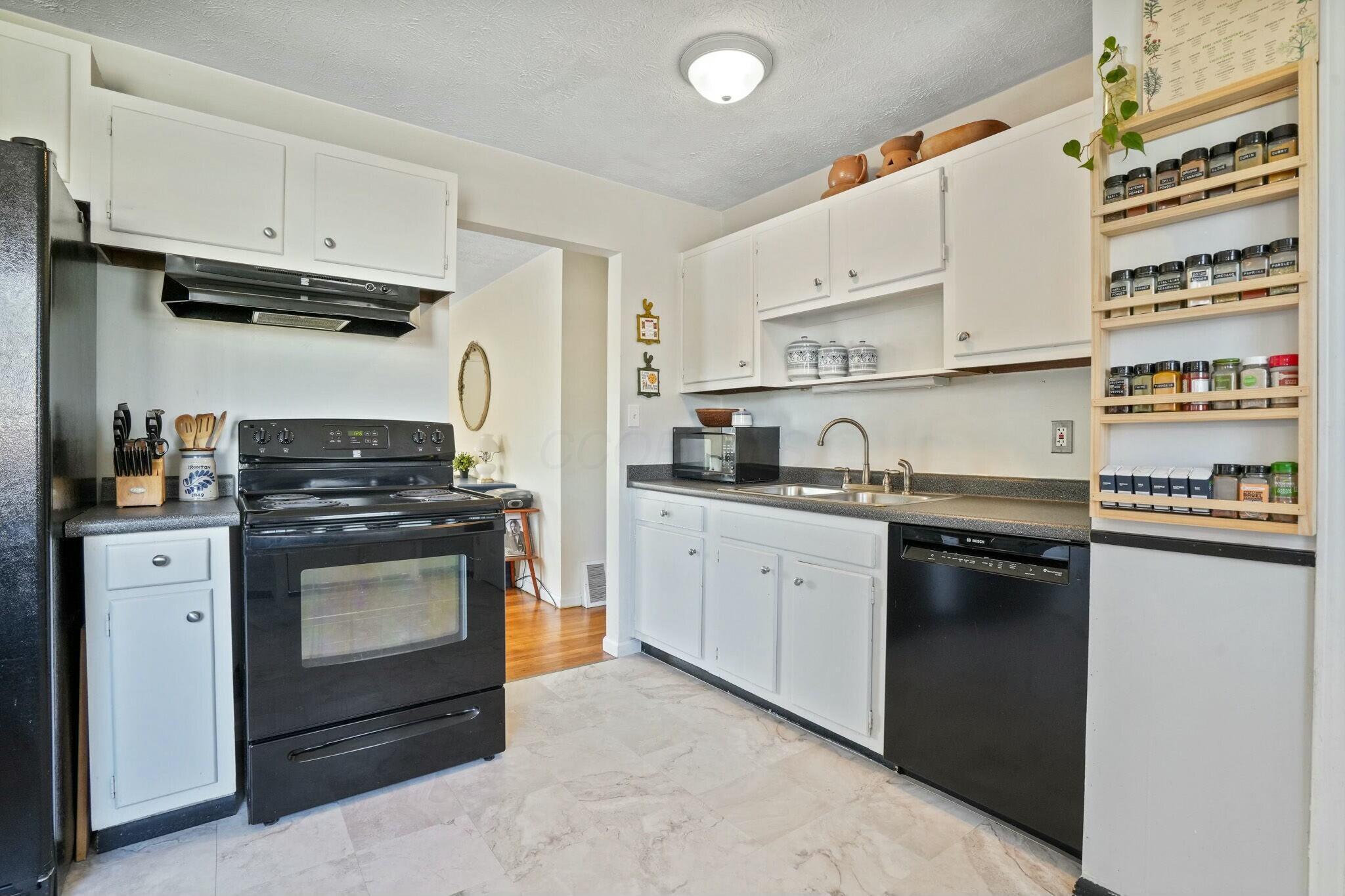 3510 Dempsey Road Westerville, OH 43081 - Photo 6 of 39 tempImageYipL8x