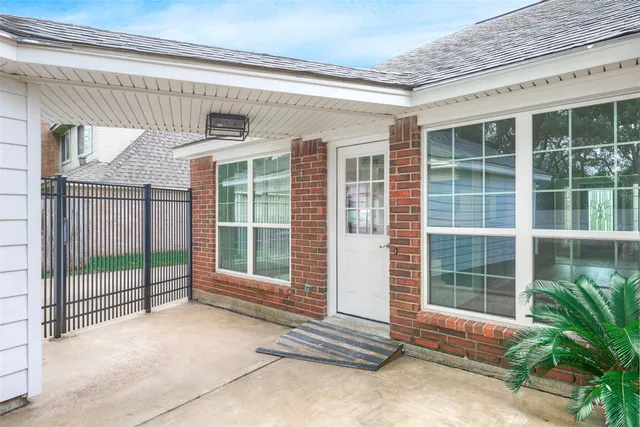 $345,500 | 15854 Knolls Lodge Drive, Houston, TX 77095