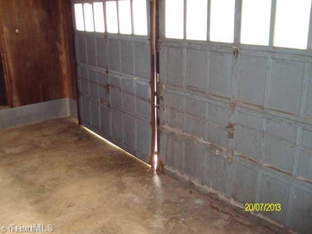 3560 Allred Road Lexington, NC 27292 - Photo 5 of 7 Parking Lot/Garage.