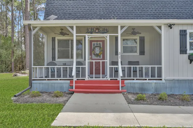 front view of house with a yard