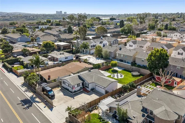 $2,925,000 | 315 University Drive, Costa Mesa, CA 92627