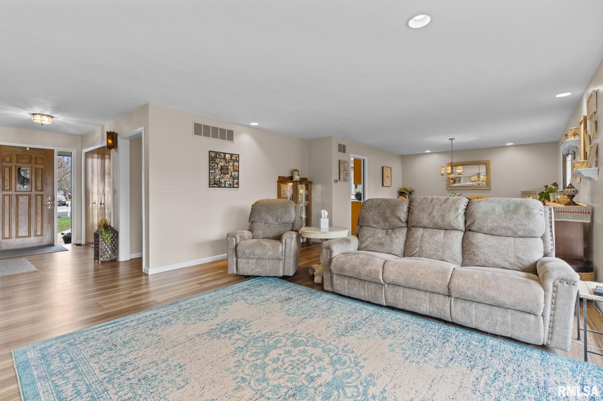 1237 West Wonderview Drive Dunlap, IL 61525 - Photo 4 of 50