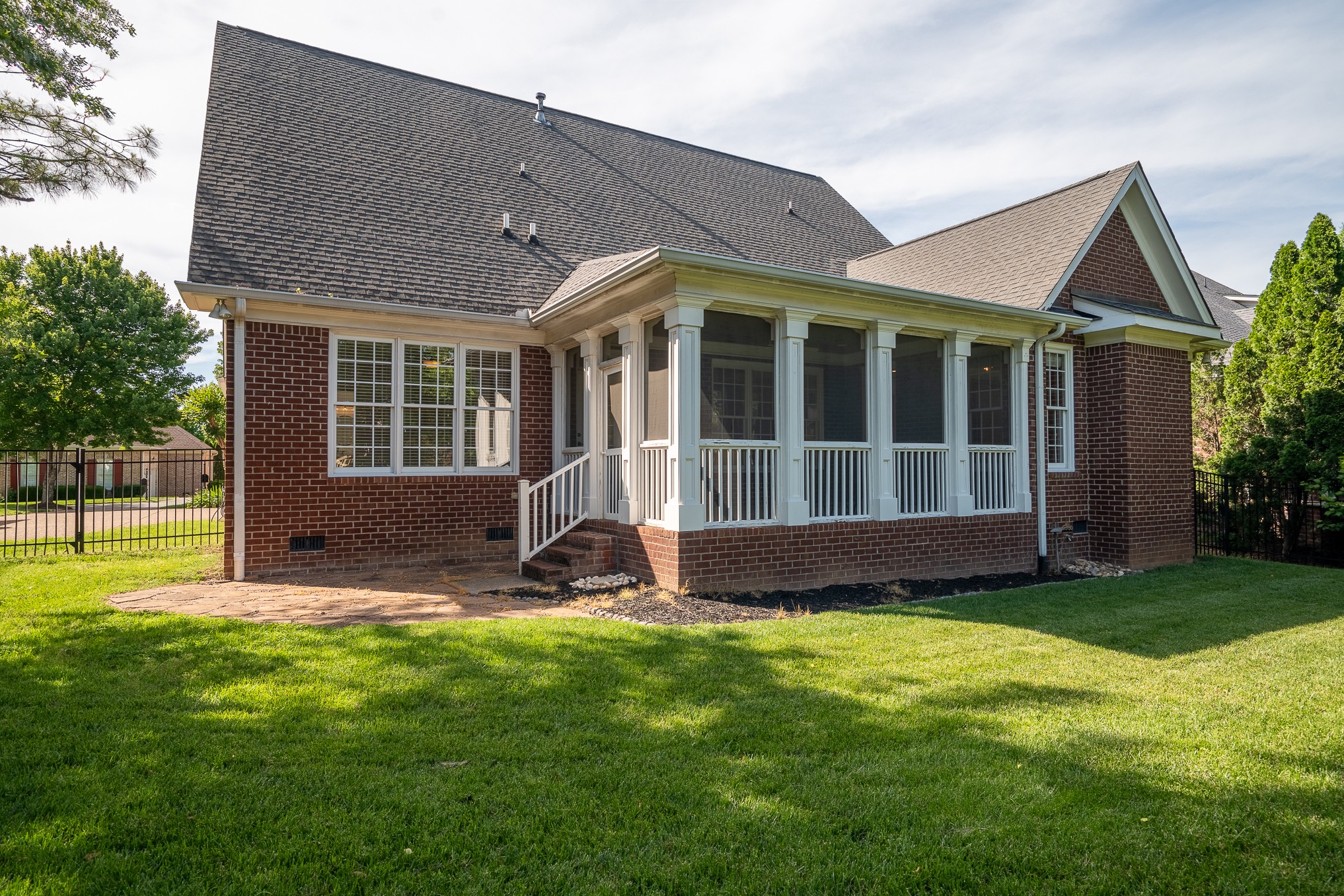 668 Springlake Drive Franklin, TN 37064 - Photo 6 of 81