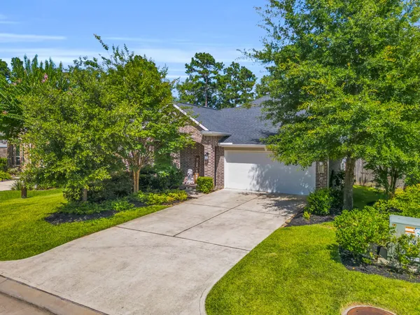 $343,000 | 222 Elianne Lace Court, Willis, TX 77318