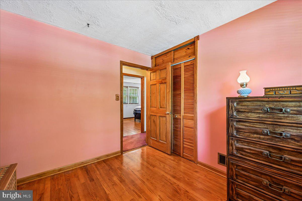 5643 Inverchapel Road Springfield, VA 22151 - Photo 35 of 65 Bedroom 3