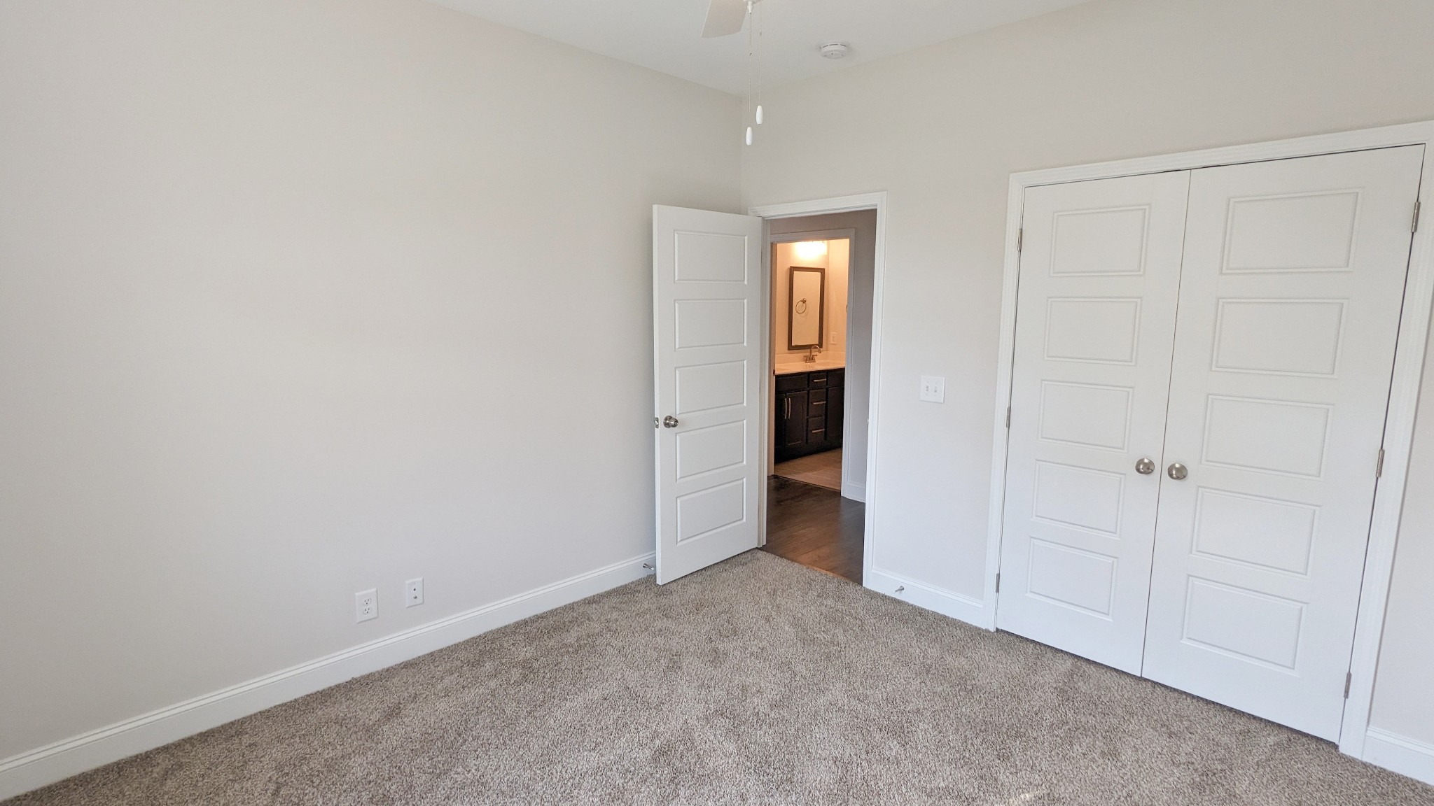 602 Alvin Road Clarksville, TN 37042 - Photo 28 of 39 a view of an empty room and closet area