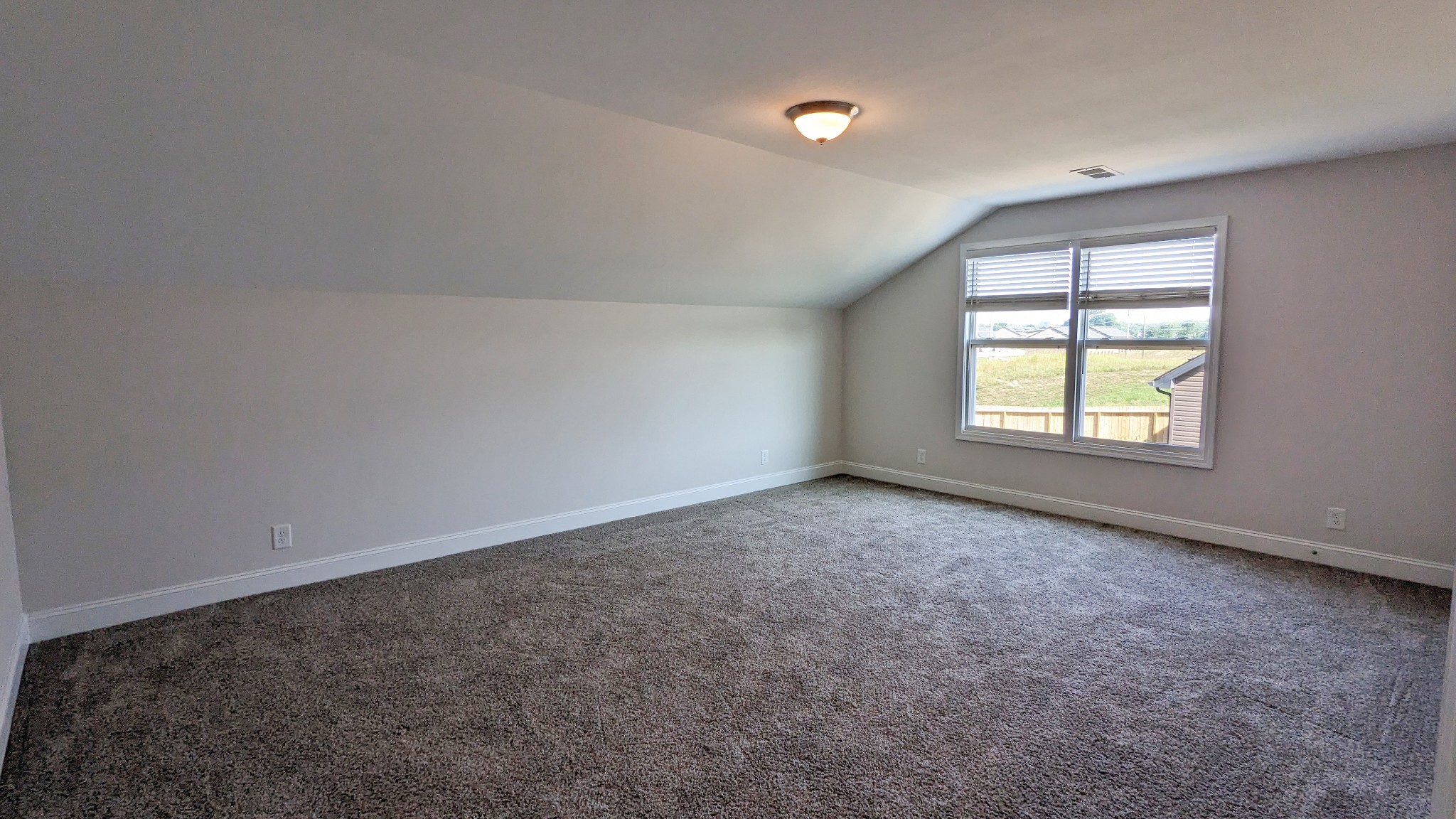 602 Alvin Road Clarksville, TN 37042 - Photo 32 of 39 an empty room with a window