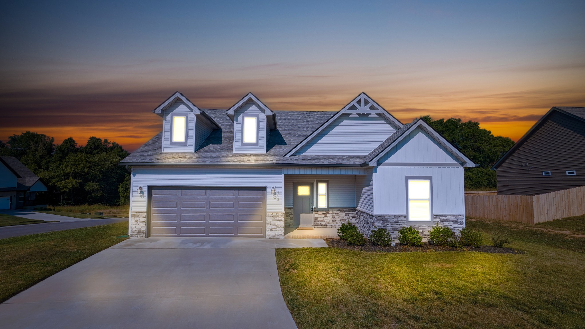 602 Alvin Road Clarksville, TN 37042 - Photo 4 of 39 a front view of a house with garden