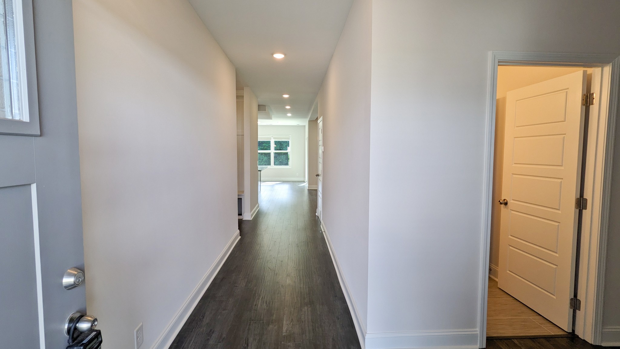 602 Alvin Road Clarksville, TN 37042 - Photo 6 of 39 a view of a hallway with wooden floor and closet