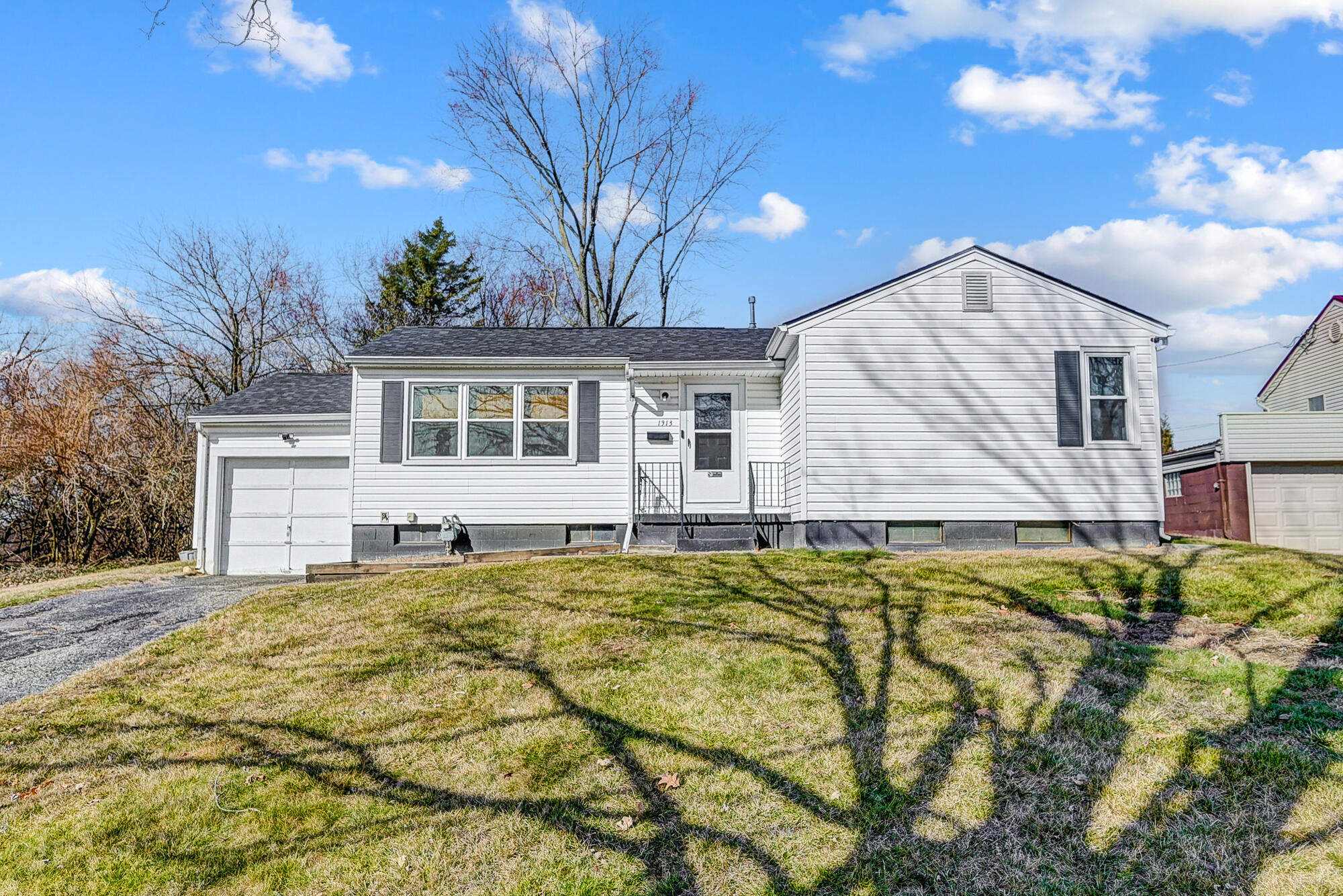 1913 Westgate Road Springfield, OH 45504 - Photo 1 of 38 Gallery Image 1