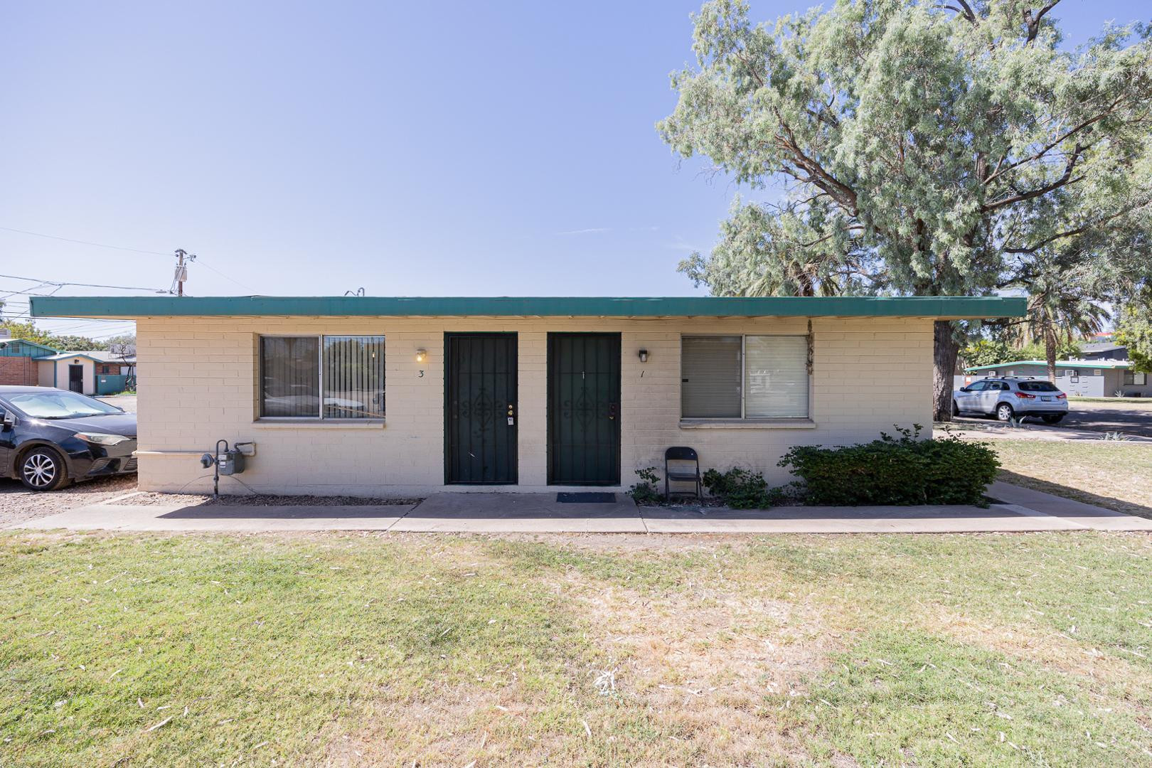 1017 South Mariana Street, Unit 3 Tempe, AZ 85281 - Photo 2 of 9 a house view with a garden space