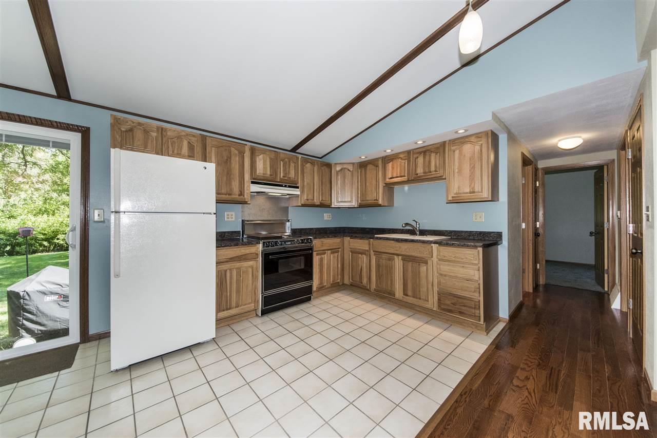 27316 Allentown Road Tremont, IL 61568 - Photo 2 of 36