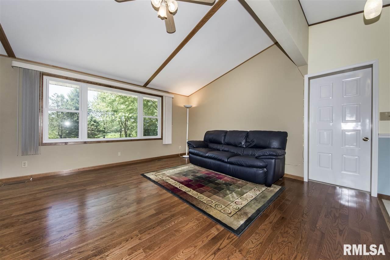 27316 Allentown Road Tremont, IL 61568 - Photo 9 of 36