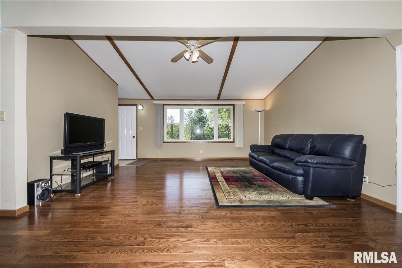 27316 Allentown Road Tremont, IL 61568 - Photo 10 of 36